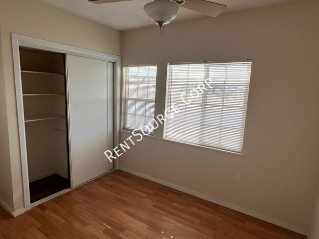 Building Photo - 440 Lillian Dr