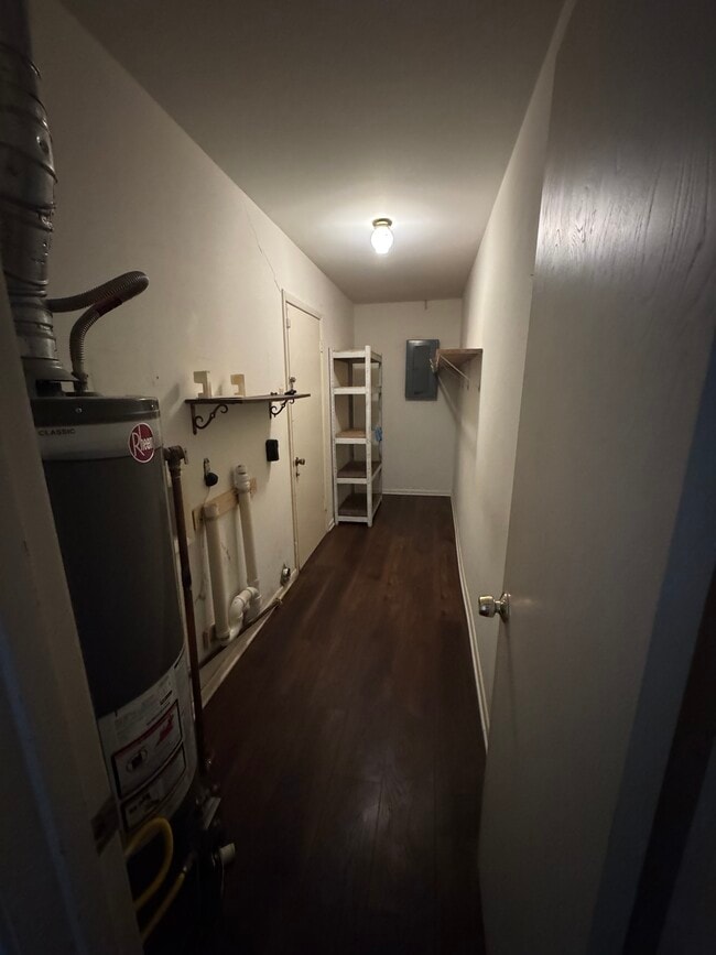 Building Photo - 8101 Karen Dr