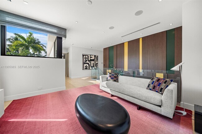 Building Photo - 4585 Nautilus Dr