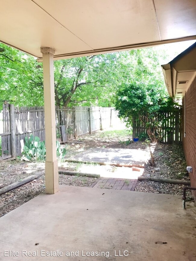 Building Photo - 3 br, 2 bath House - 10604 N. MAJOR AVE