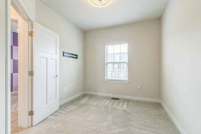 Building Photo - 14944 Ring House Rd
