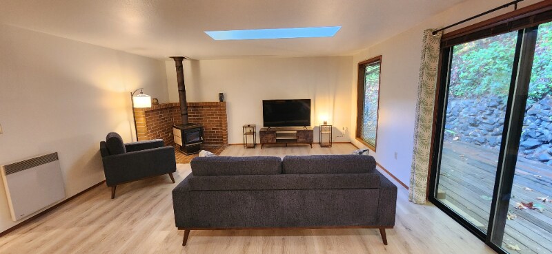 Building Photo - 6928 Alpine Dr SW