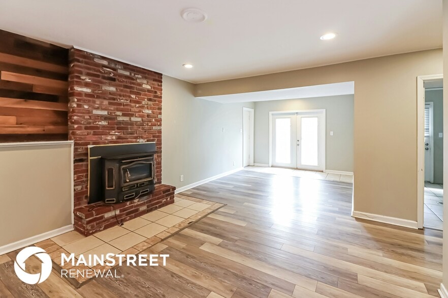 Building Photo - 7200 Willow Ave