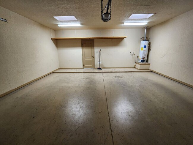 Building Photo - 2105 San Patricio Loop