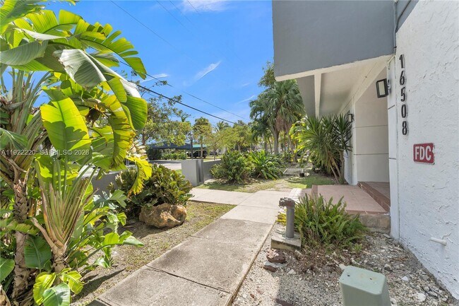 Building Photo - 16508 NE 26th Ave