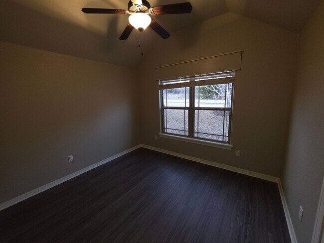 Building Photo - Lovely 3 bedroom home in northwest Fayetteville