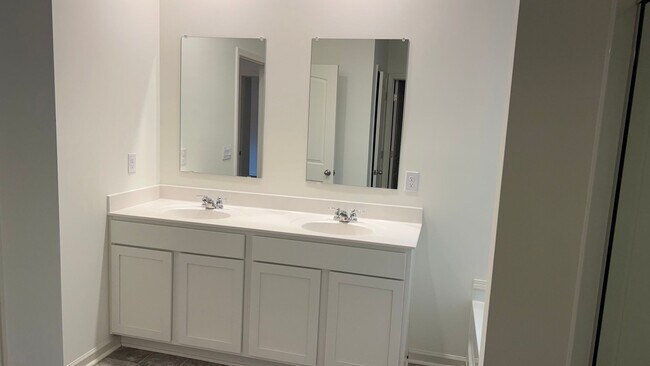Building Photo - 50% Off the First Month’s Rent with approv...