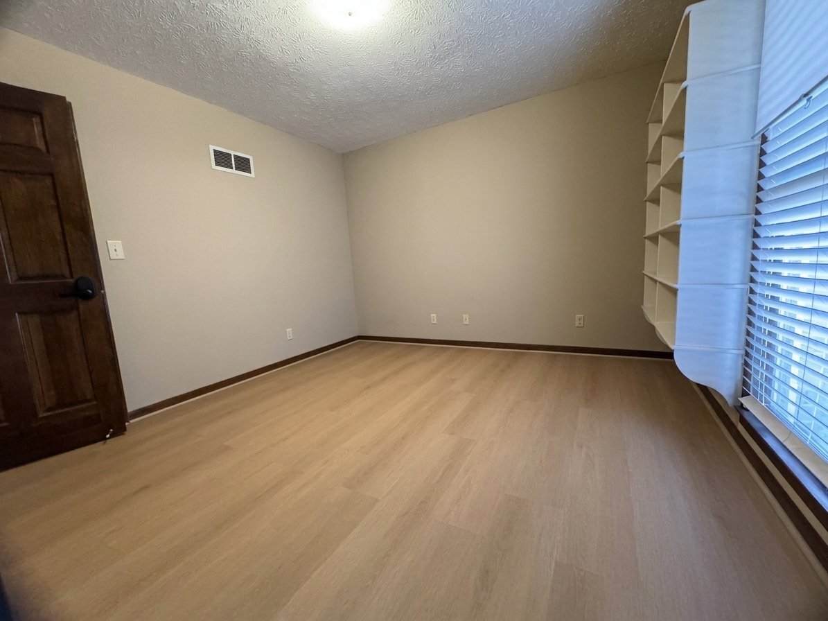 Building Photo - 5545 Little Bear Dr
