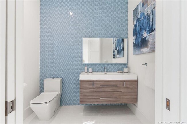 Building Photo - 55 SE Seminole St