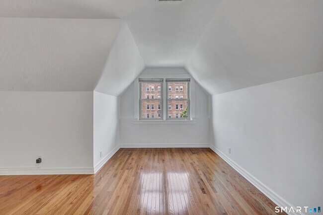 Building Photo - 119 Dwight St
