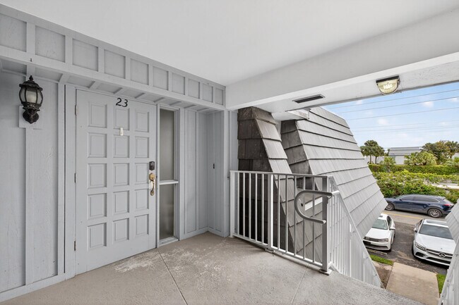 Building Photo - 423 Pine Tree Ct
