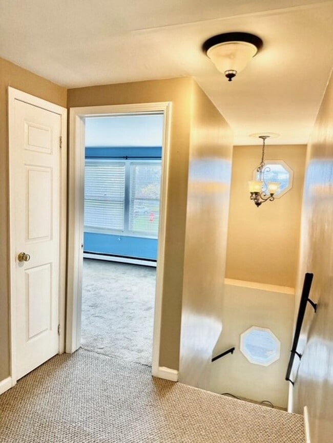 Building Photo - 120 Hinsdale St