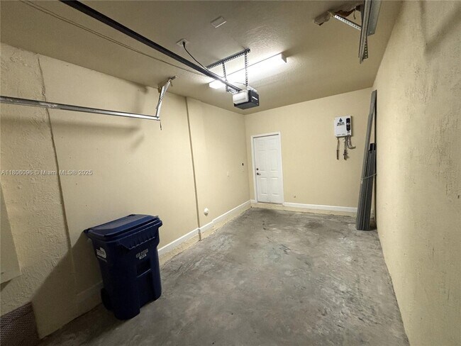 Building Photo - 23765 SW 118 Ave
