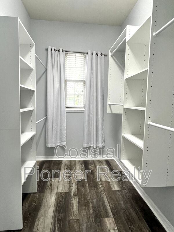 Building Photo - 18111 Sugar Brooke Dr