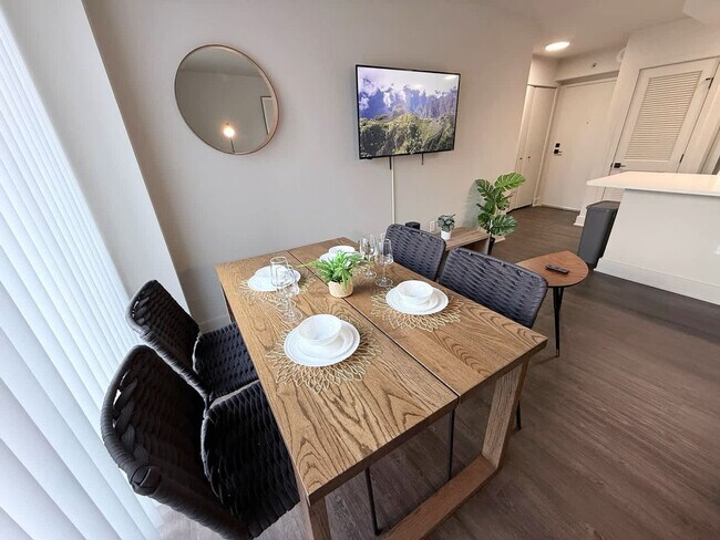 Building Photo - 801 15th St S