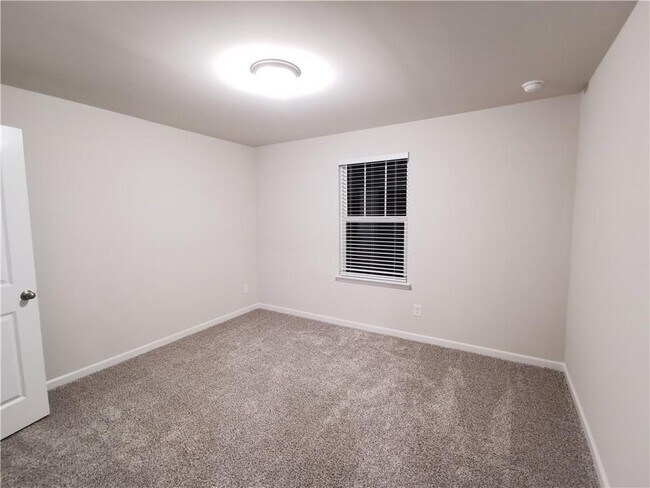 Building Photo - 6025 White Sycamore Pl