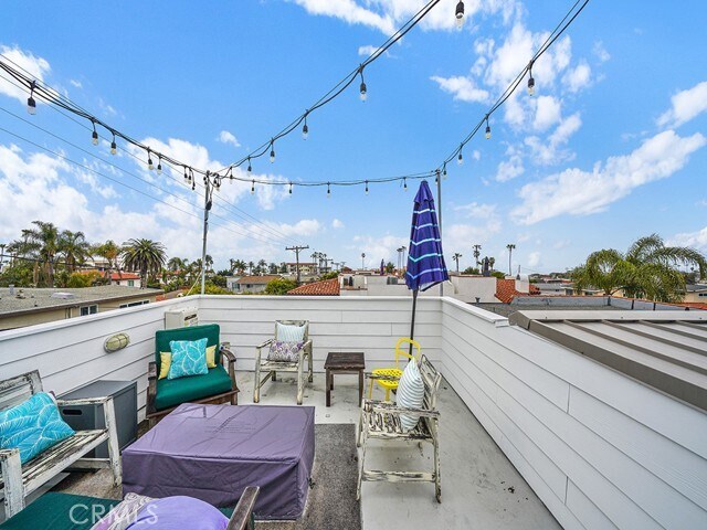 Building Photo - 311 W Avenida Palizada