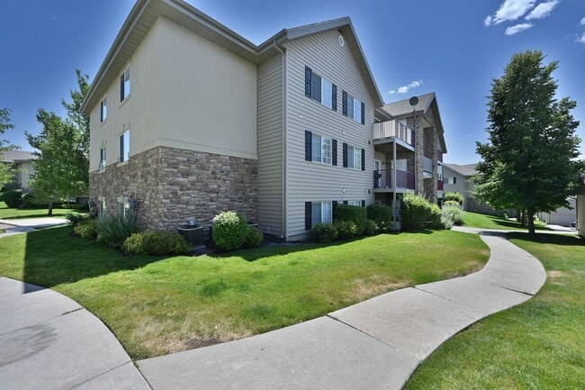 Primary Photo - Beautiful 3 Bedroom Condo in Amazing Locat...