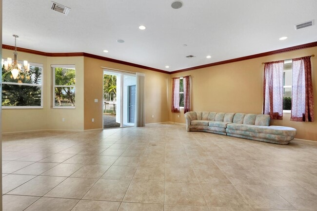 Building Photo - 3043 Hartridge Ter