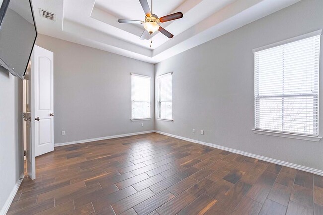 Building Photo - 206 Cartwheel Bend