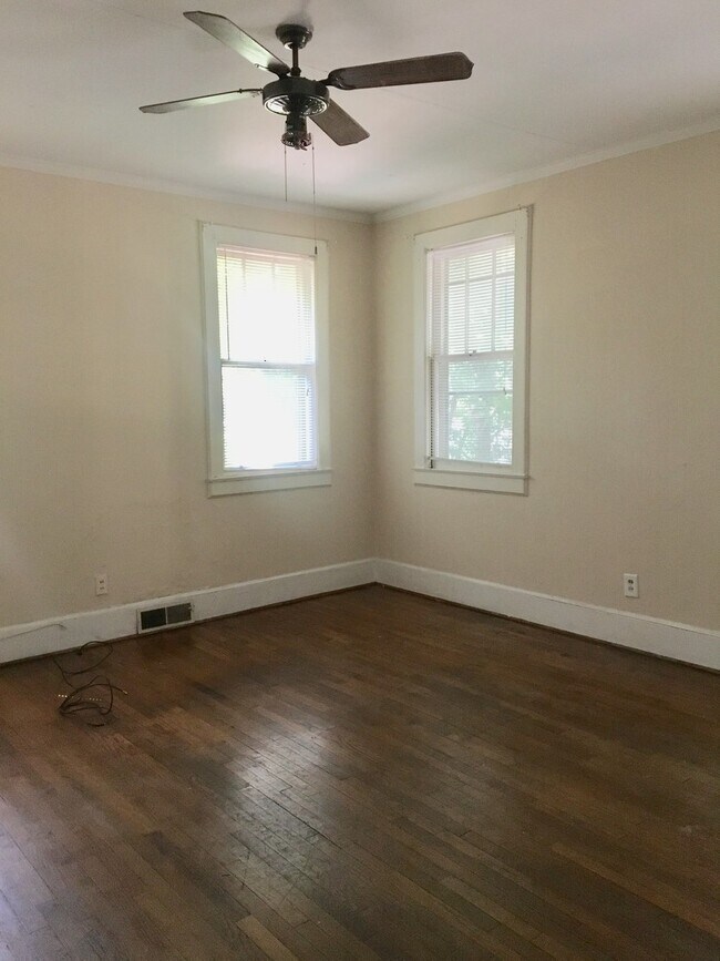 Building Photo - 207-209 S. Pickens Street