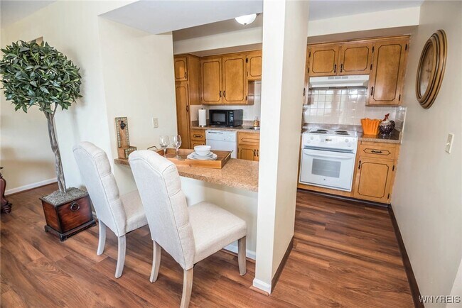 Building Photo - 1968 Sheridan Dr