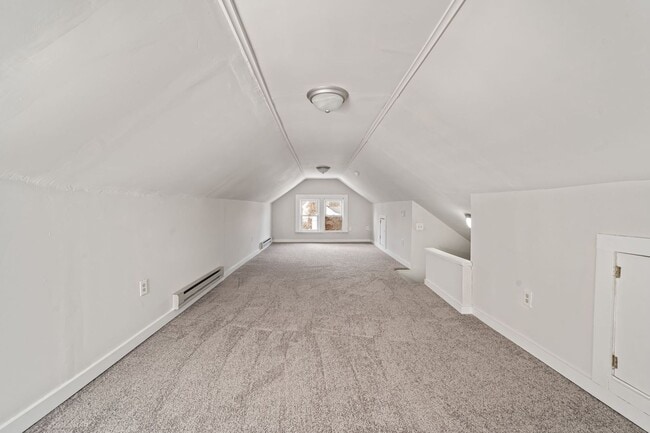 Building Photo - Madisonville- Charming 3+ bedroom 1.5 Bath, 1 car detached