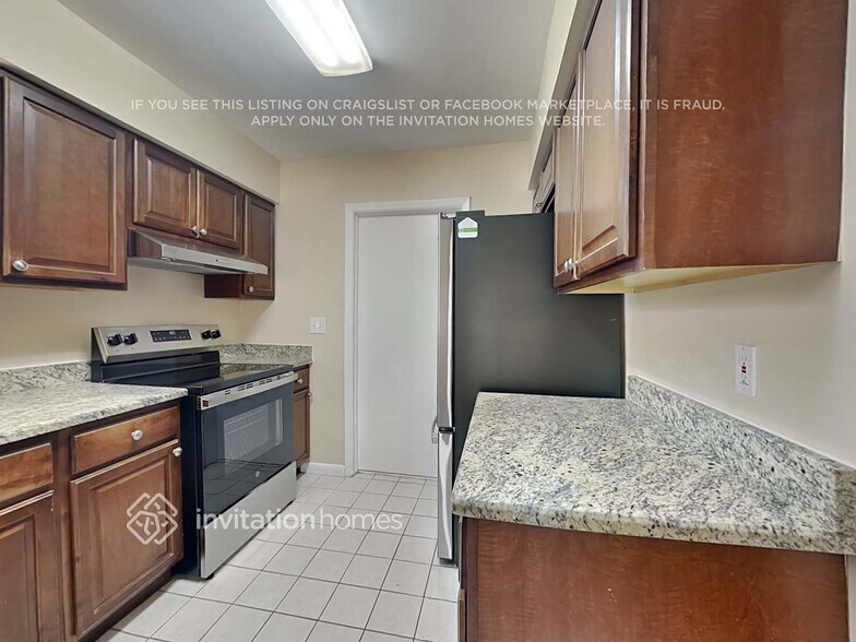 Building Photo - 8303 W Hiawatha St