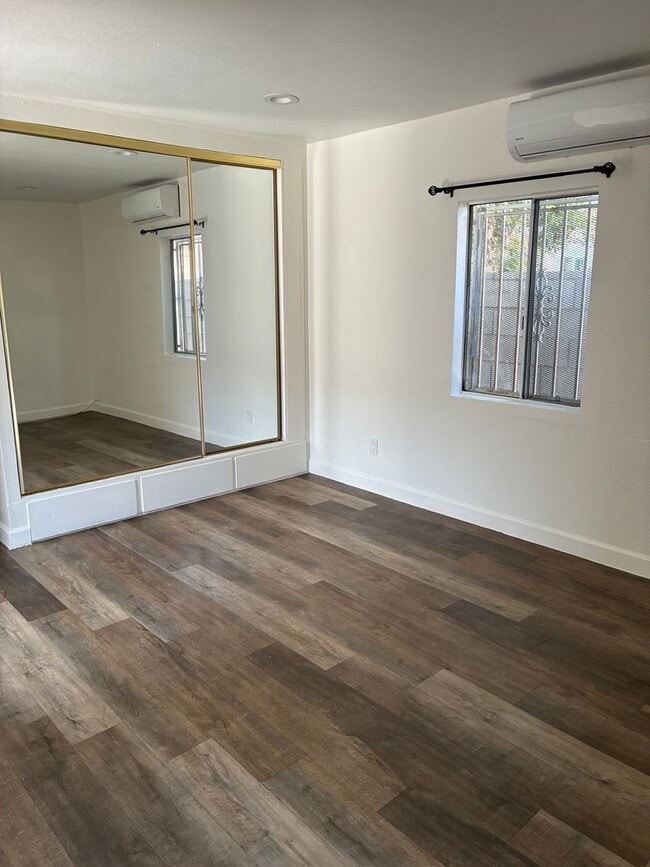 Building Photo - 456