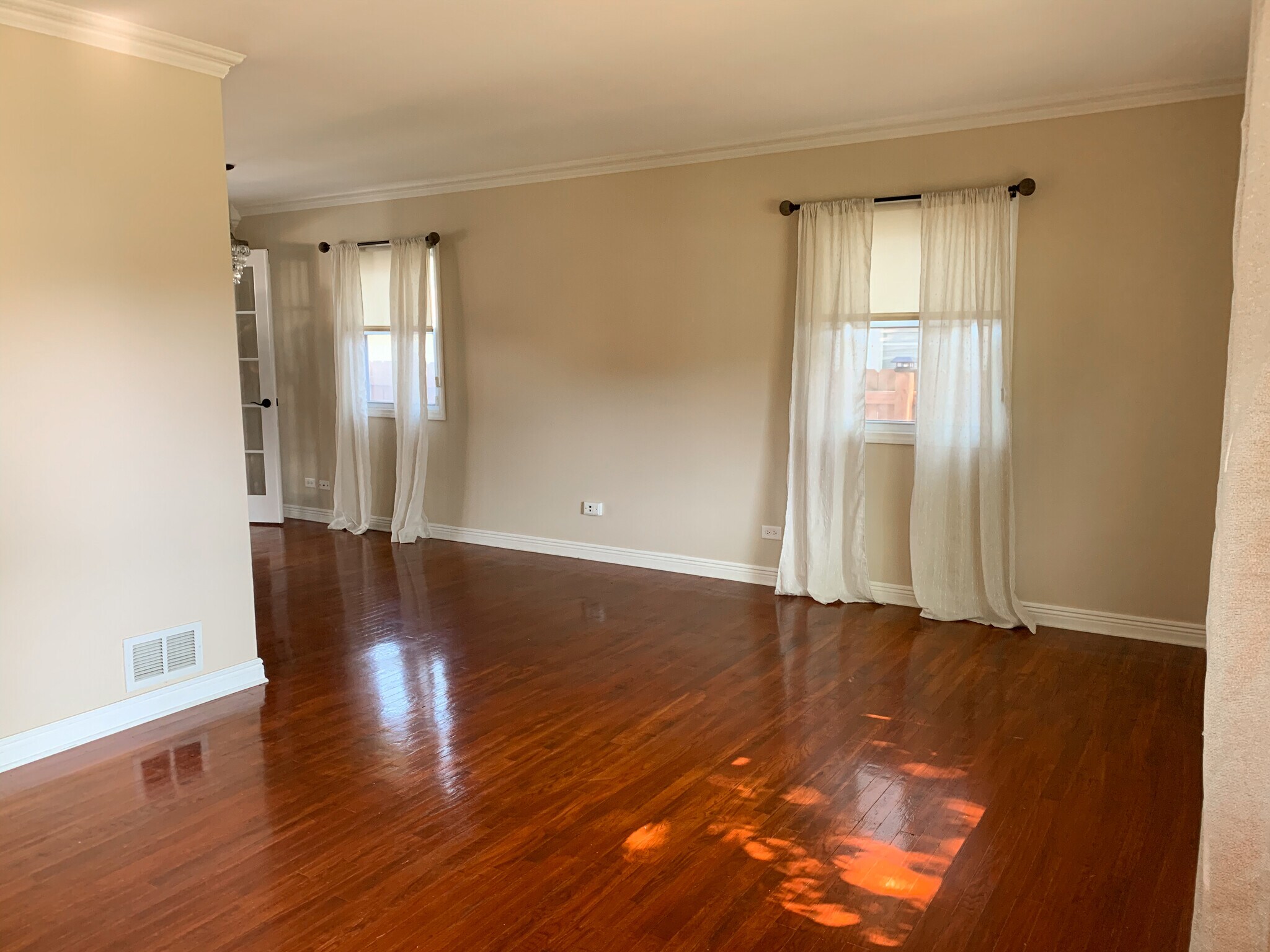 Building Photo - 1336 N Eagle St