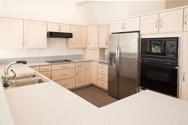 Building Photo - Well-Appointed Home in Desirable Mountain View School District