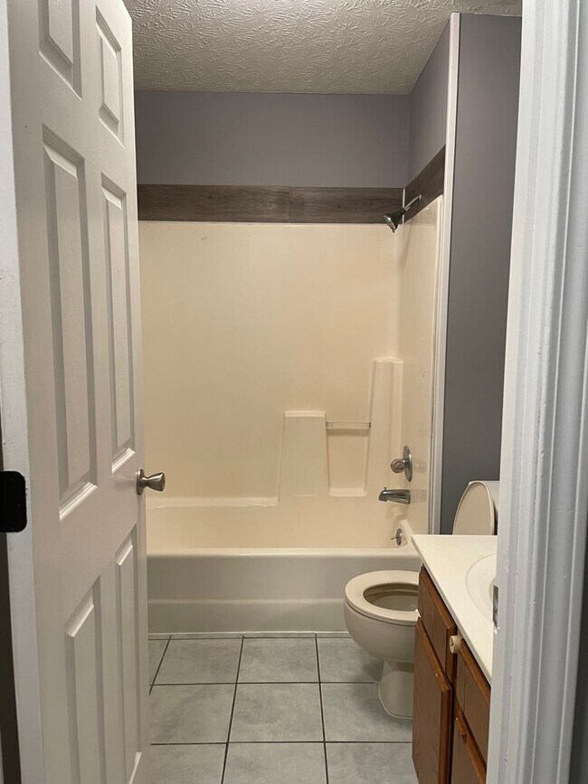 Building Photo - 107 Oliver St