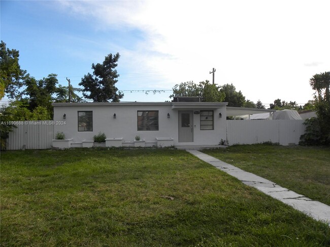 Building Photo - 9860 SW 48th St