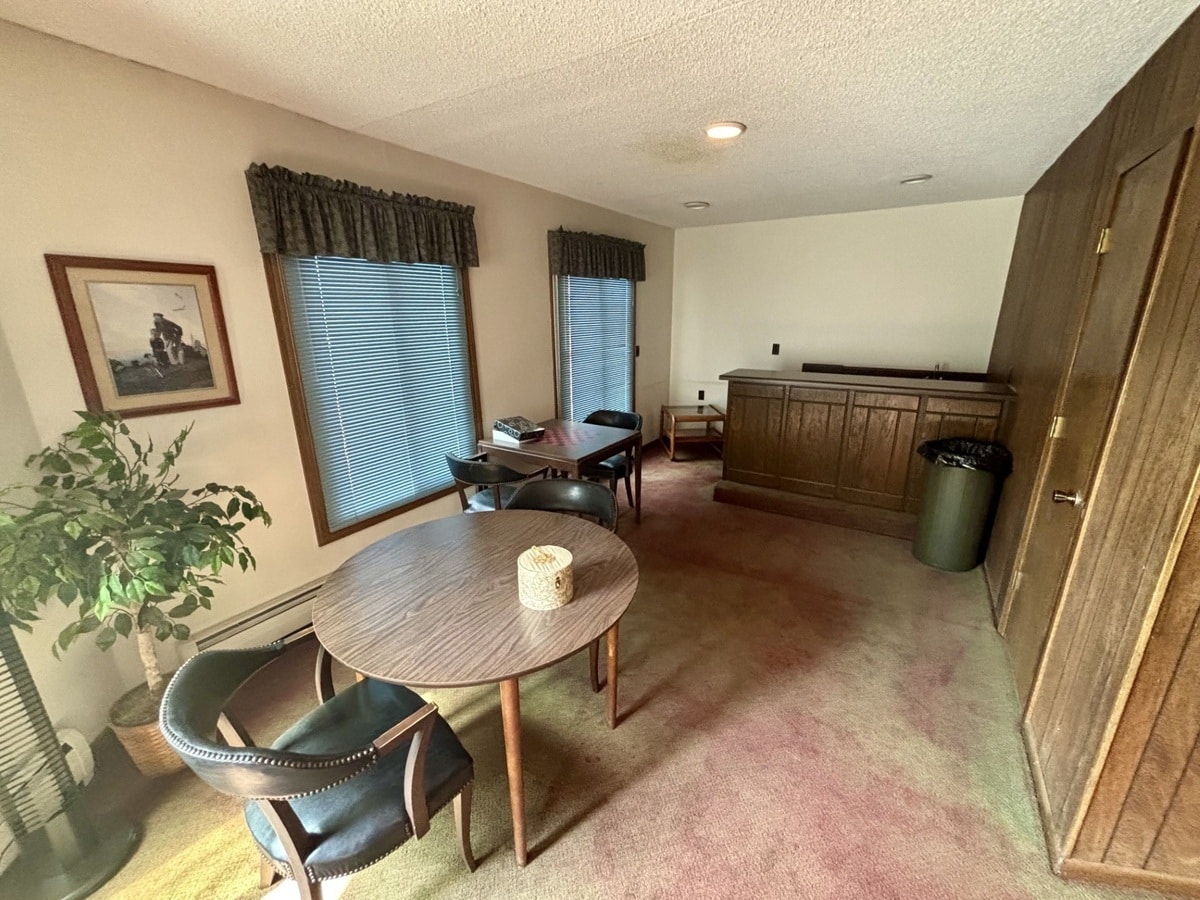 Building Photo - 255 Westview Dr
