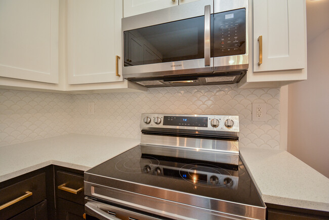 High-end appliances - 2916 Arbor St