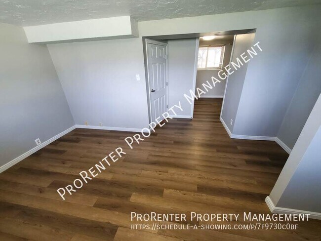 Building Photo - 865 E 350 N