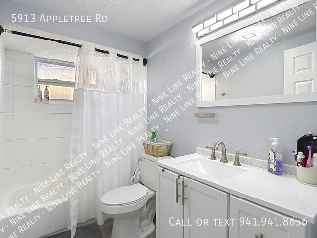 Building Photo - 5913 Appletree Rd