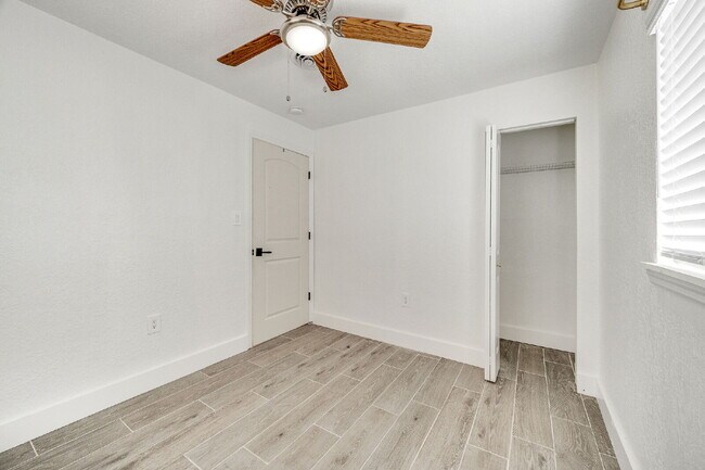 Building Photo - Remodeled 3/2 in Central Merritt Island!