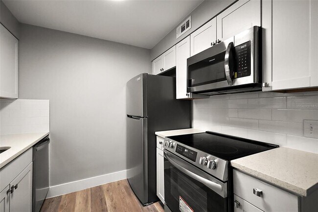Building Photo - 420 S Palmetto St