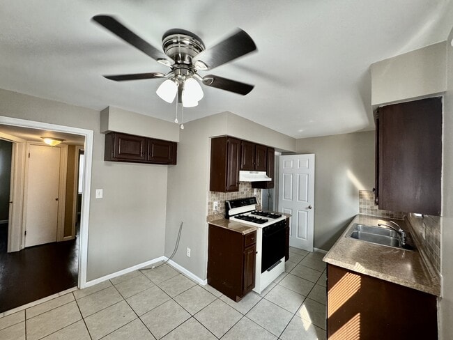 Building Photo - 4309 Edmund St