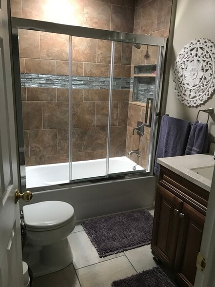 Building Photo - 14 Clark St