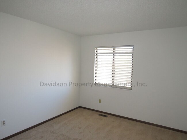 Building Photo - 7615 Rickshaw Dr