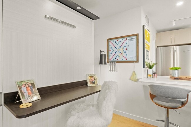 Building Photo - 3430 N Lake Shore Dr