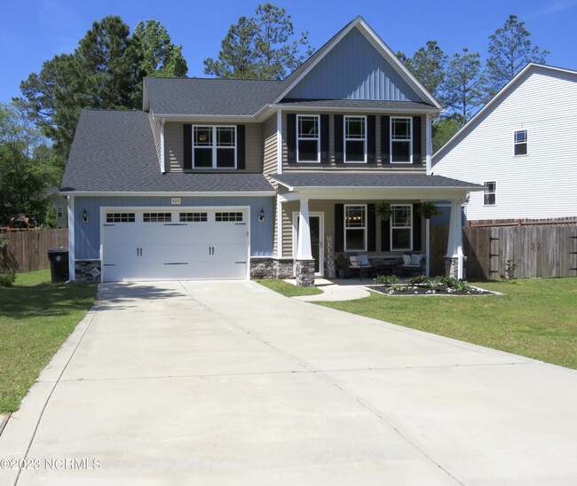 Primary Photo - 425 Palisades Dr