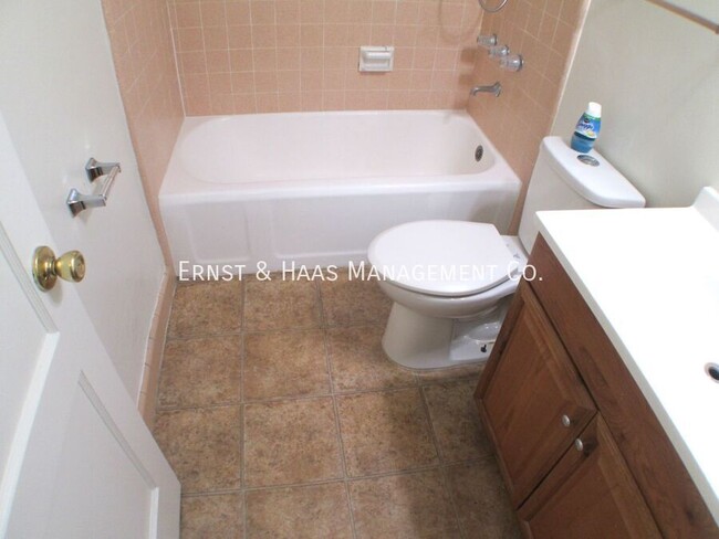 Building Photo - Lovely 1 Bedroom Apartment in Prime Bixby ...