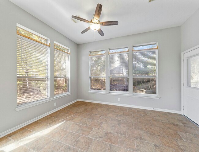 Building Photo - 106 Cezanne Woods Dr