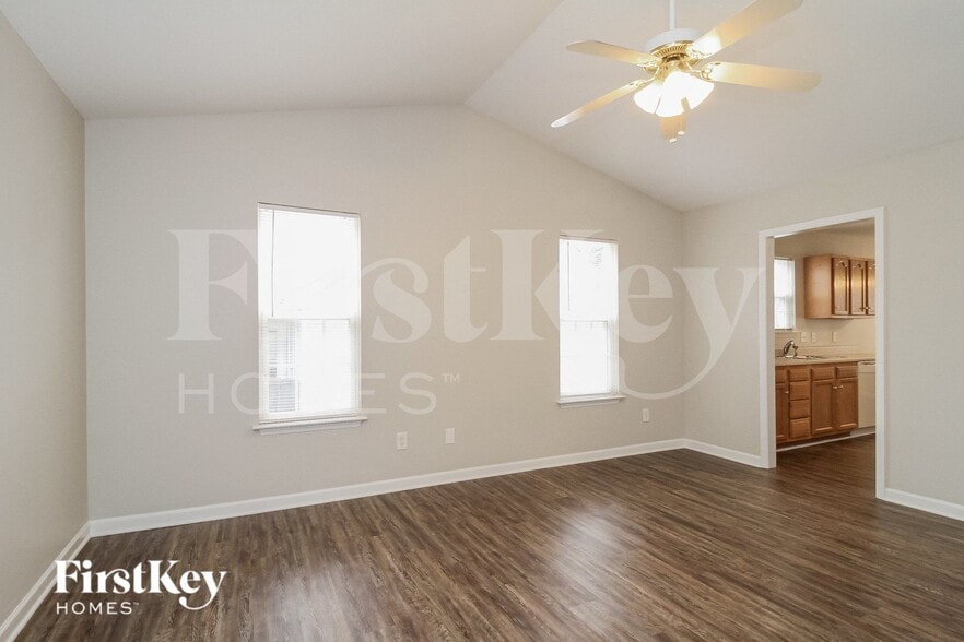 Building Photo - 329 Wright St