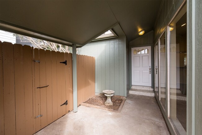 Building Photo - 5046 Spring Forest Dr