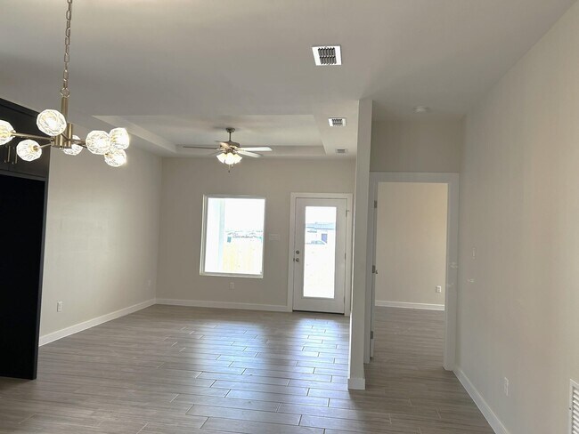 Building Photo - 5928 Heather Loop