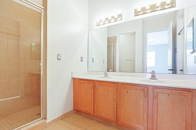 Building Photo - 690 Pacific Grove Dr